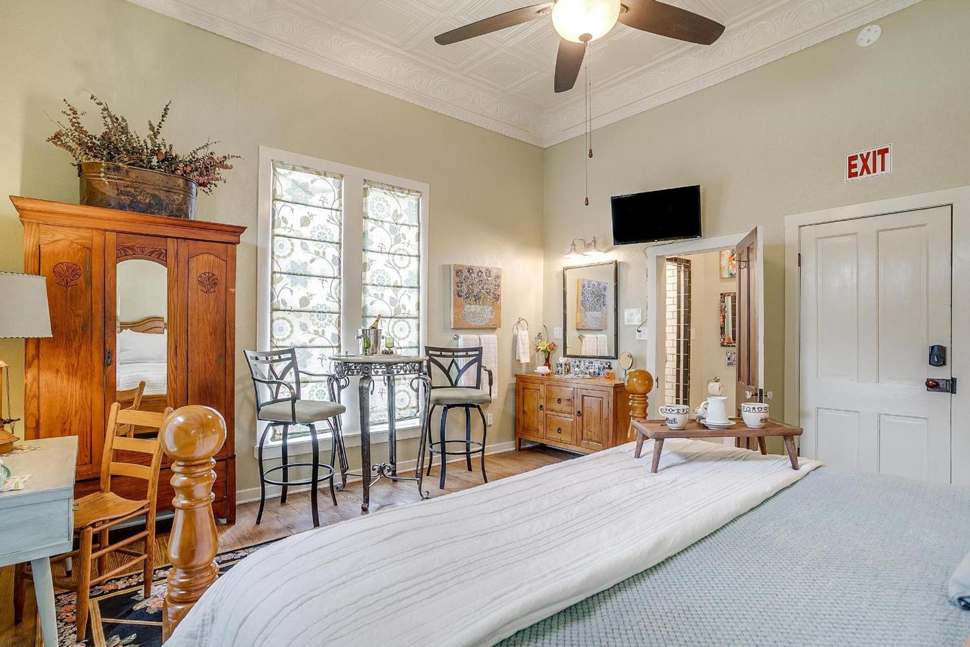 The Gallery House Boutique Hotel Stephenville Buitenkant foto