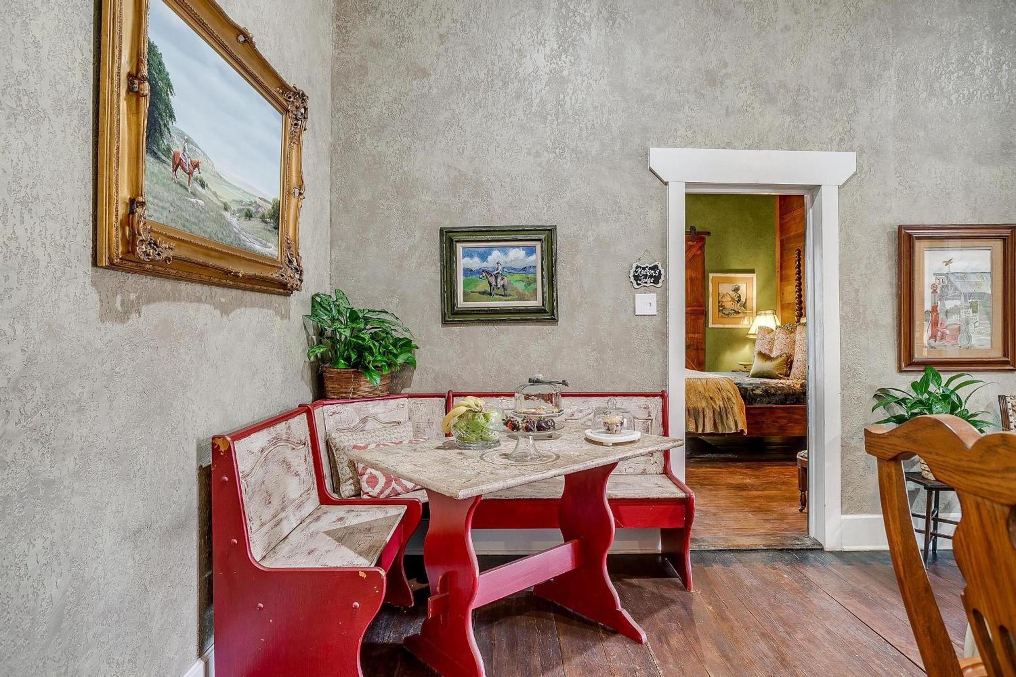 The Gallery House Boutique Hotel Stephenville Buitenkant foto
